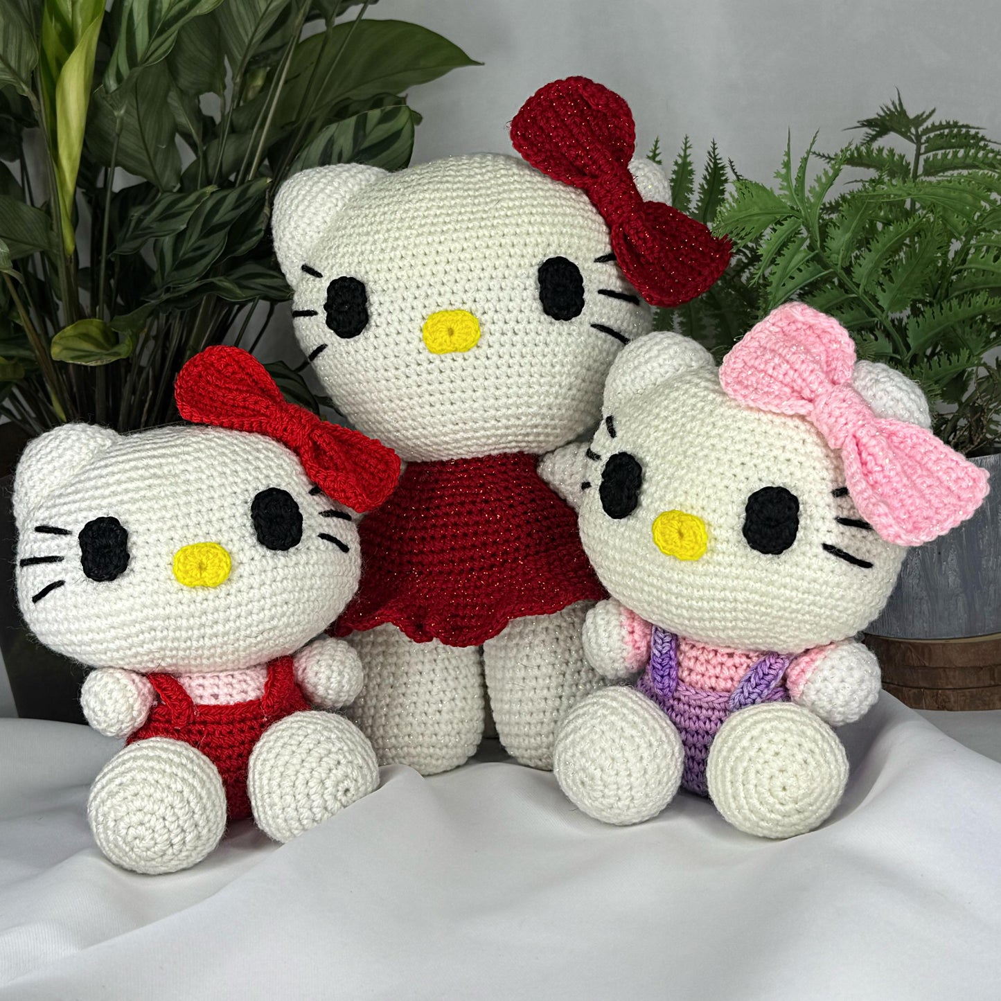 Kawaii Dreams - Hello Kitty Crochet Amigurumi Figure